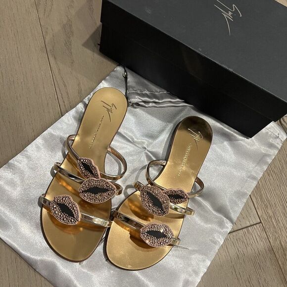 Giuseppe Zanotti Lips Three-Band Flat Slide Rose Gold Sandal Women US 8.5 NEW - Picture 1 of 16